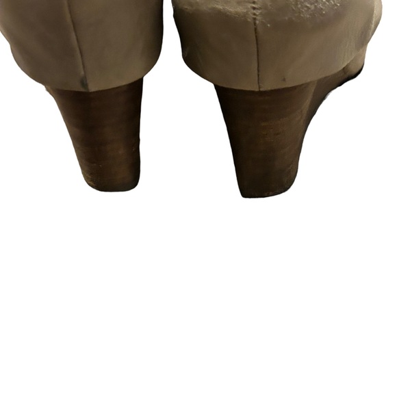 B. MAKOWSKY Taupe Genuine Leather Wedge Heel Comfortable Boot-Size 10M - Picture 11 of 14